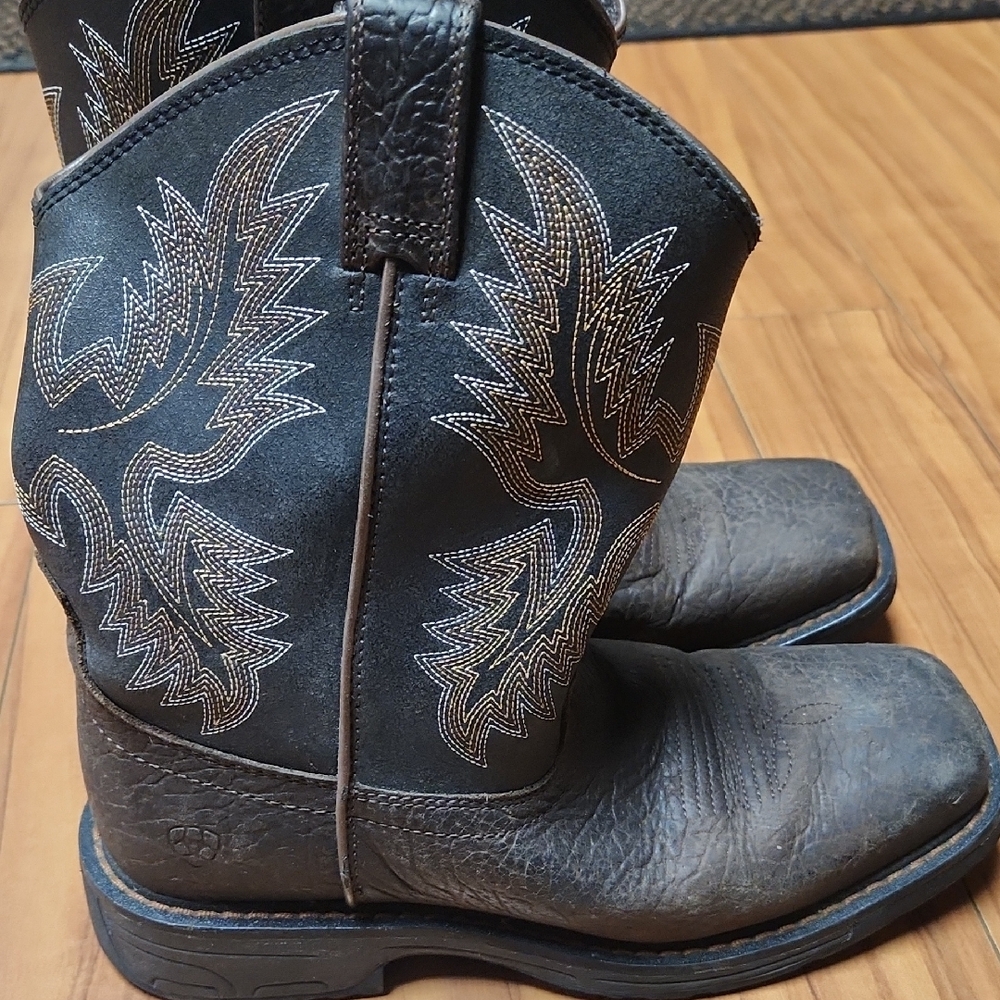 Ariat Black Western Boots with Embroidered Design